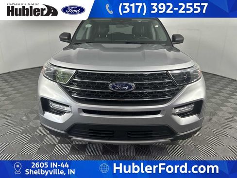 Used 2023 Ford Explorer XLT w/ Equipment Group 202A AWD/4WD image 3