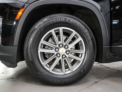 Used 2023 Chevrolet Traverse LT AWD/4WD image 32