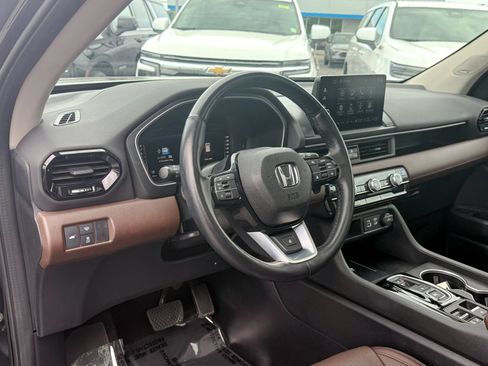 Used 2023 Honda Pilot Elite image 18