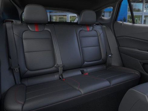 Used 2026 Chevrolet Trax RS FWD image 17