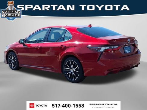 Used 2024 Toyota Camry SE FWD image 9