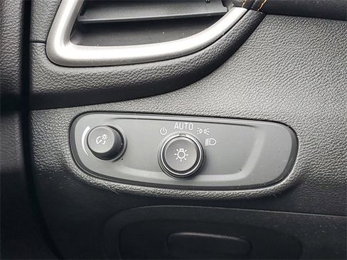 Certified 2017 Chevrolet Trax LT w/ LT Convenience Package image 18