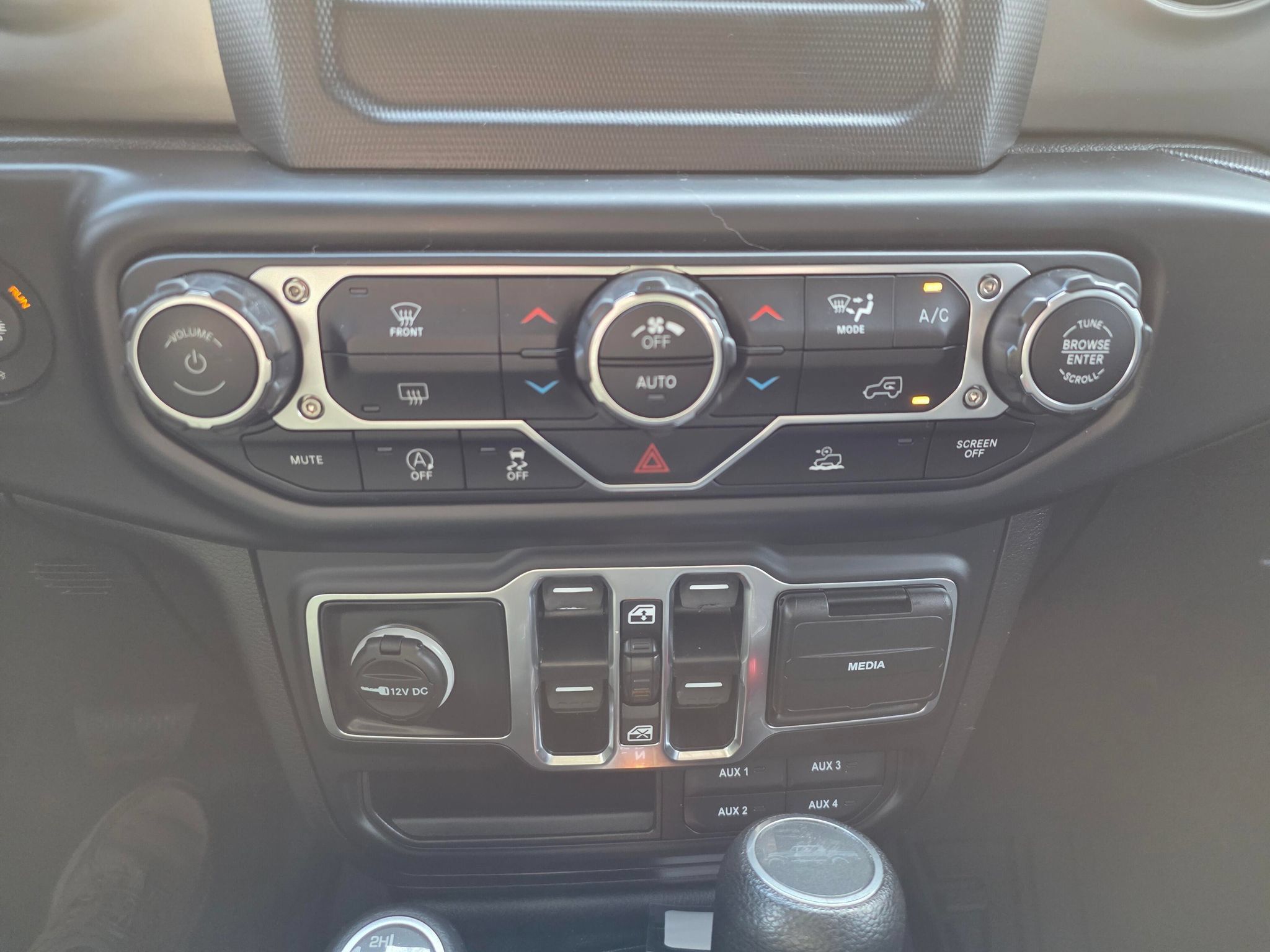 Used 2020 Jeep Gladiator Sport AWD/4WD image 17