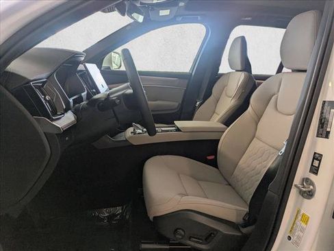 Used 2026 Volvo XC90 B6 Plus w/ Protection Package AWD/4WD image 4
