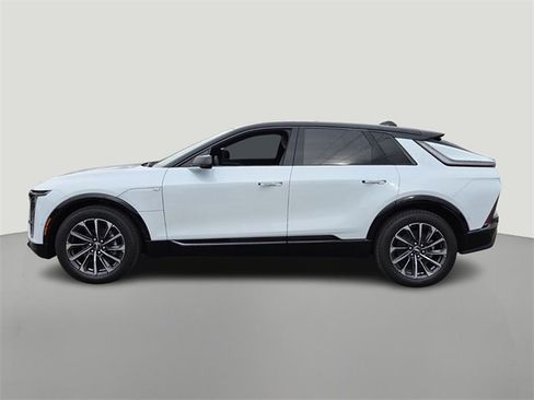 New 2026 Cadillac Lyriq Sport image 2