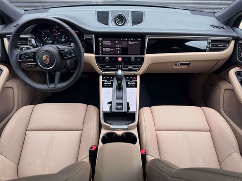 New 2026 Porsche Macan image 18