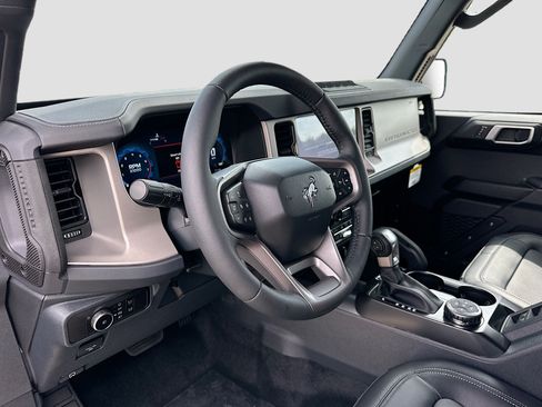 New 2026 Ford Bronco Outer Banks w/ Sasquatch Package AWD/4WD image 6