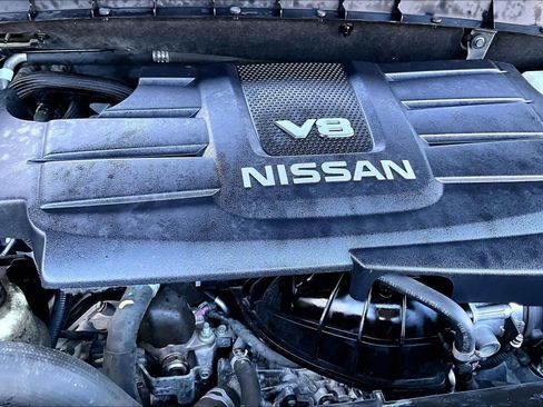 Used 2017 Nissan Titan PRO-4X w/ Pro-4x Convenience Package image 32