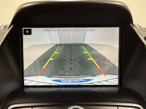 Used 2018 Ford Escape SE w/ Ford Safe & Smart Package image 15