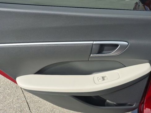 Used 2025 Hyundai Sonata SEL AWD/4WD image 12