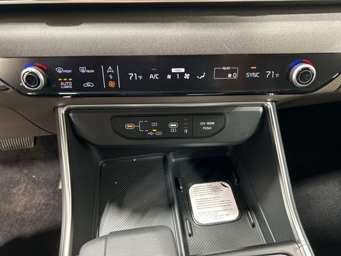 New 2026 Kia Carnival EX image 19