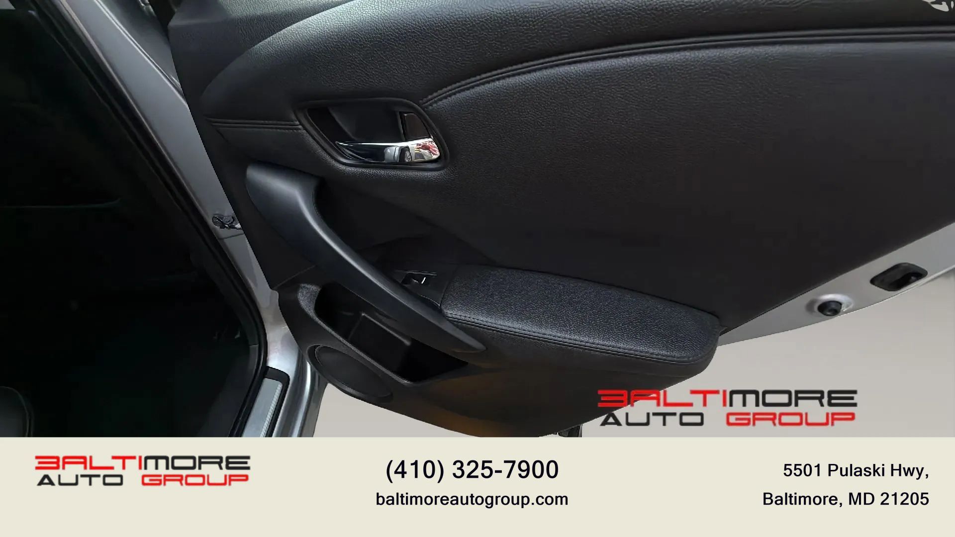 Used 2017 Acura RDX w/ Technology Package AWD/4WD image 18