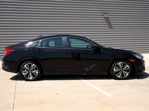 Used 2017 Honda Civic EX-L image 2