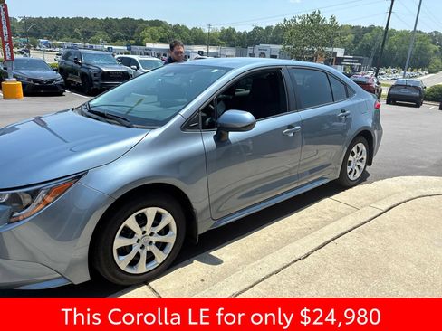 Used 2026 Toyota Corolla LE FWD image 3