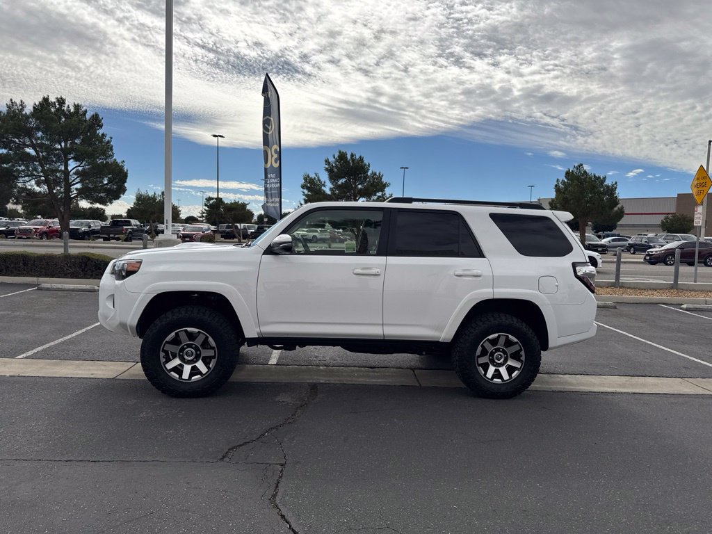 Certified 2021 Toyota 4Runner TRD Off-Road Premium AWD/4WD image 2