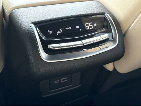 Used 2024 Cadillac XT6 Sport w/ Technology Package image 24