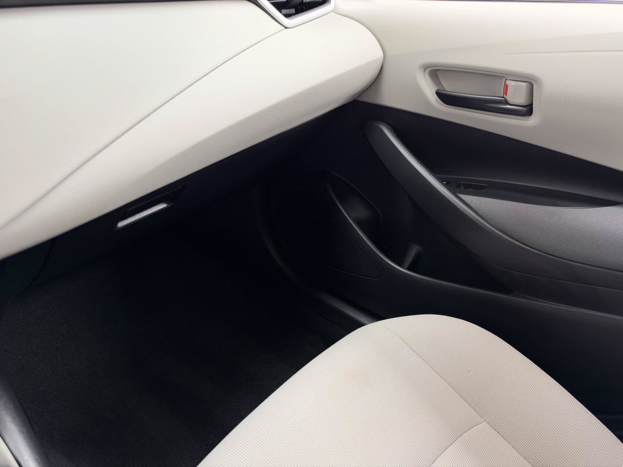 Used 2022 Toyota Corolla LE FWD image 23