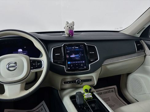 Used 2024 Volvo XC90 B6 Plus AWD/4WD image 25