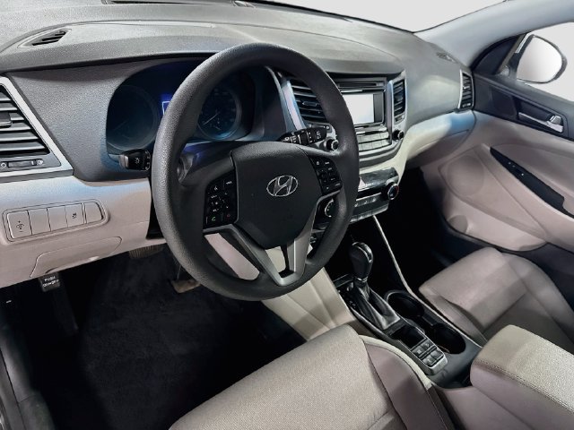 Used 2017 Hyundai Tucson SE w/ SE Popular Package 02 AWD/4WD image 9