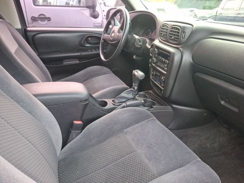 Used 2009 Chevrolet TrailBlazer LT w/ Skid Plate Package image 12