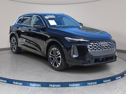 Certified 2025 Audi Q5 Premium Plus w/ Premium Plus AWD/4WD image 3
