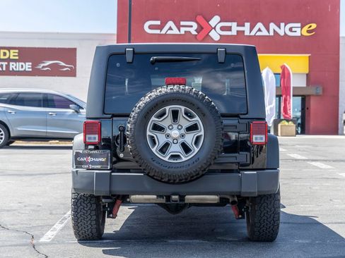 Used 2017 Jeep Wrangler Unlimited Rubicon w/ Cold Weather Group AWD/4WD image 5