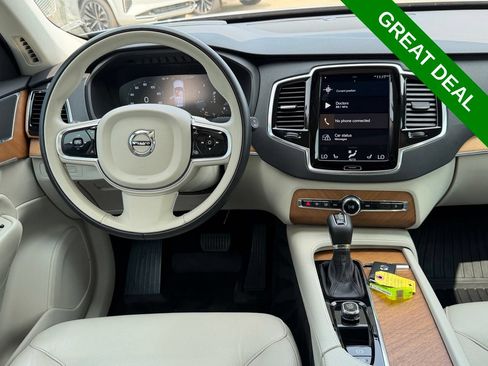 Used 2022 Volvo XC90 T6 Momentum w/ Advanced Package AWD/4WD image 13