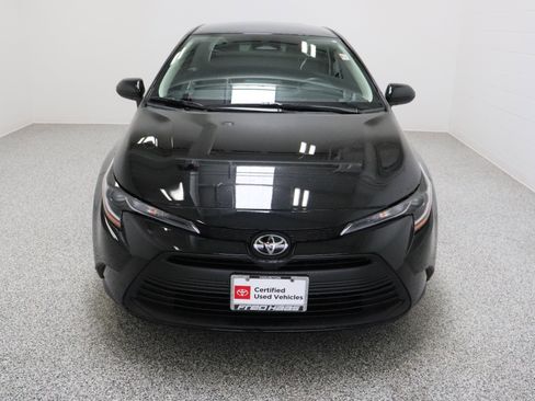 Used 2026 Toyota Corolla LE FWD image 3