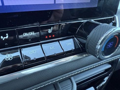 Certified 2024 Chevrolet Colorado LT w/ LT Convenience Package II image 31