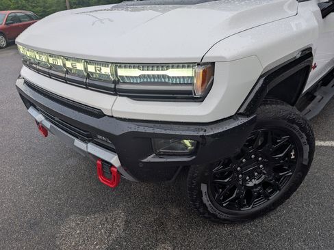Used 2025 GMC Hummer EV 2X w/ LPO, Sport Package AWD/4WD image 13