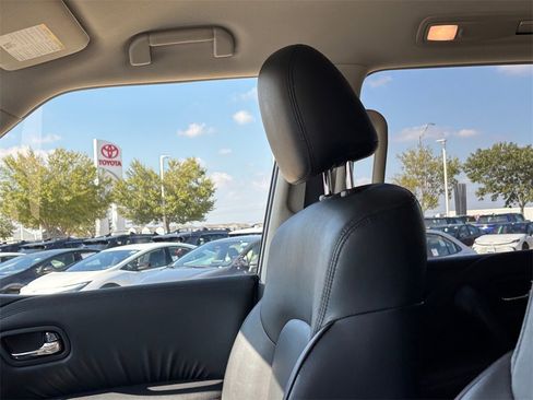 Used 2023 Nissan Armada SV image 14