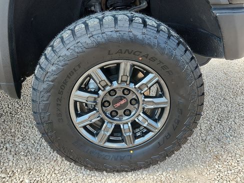 Used 2024 GMC Sierra 1500 AT4X AWD/4WD image 7