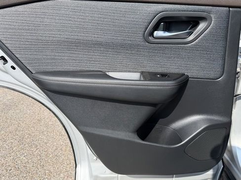 Certified 2023 Nissan Rogue SV image 13