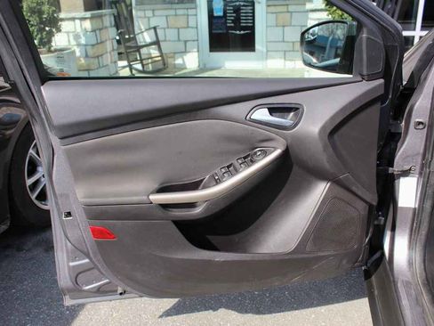 Used 2012 Ford Focus SEL image 11