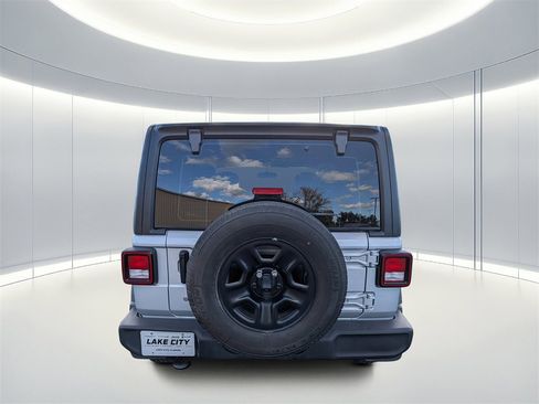 Used 2023 Jeep Wrangler Sport image 5