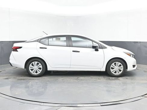 Used 2023 Nissan Versa S FWD image 15