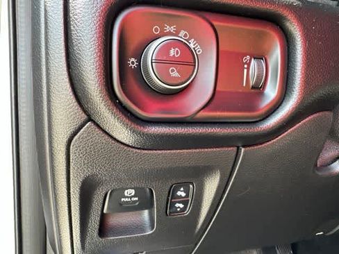 Used 2020 RAM 1500 Big Horn AWD/4WD image 14