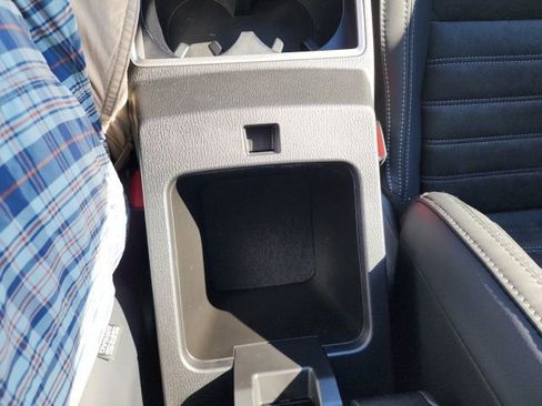 Used 2023 Mitsubishi Outlander SE image 30