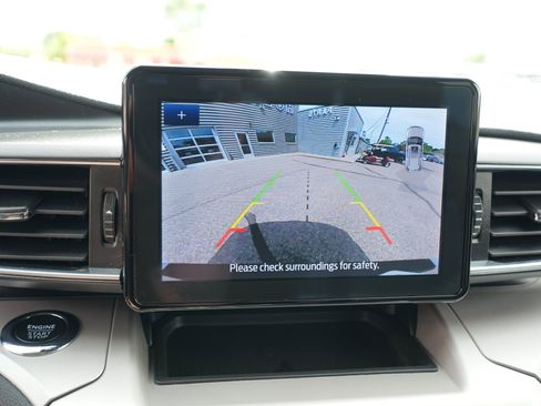 Used 2023 Ford Explorer XLT w/ Equipment Group 202A AWD/4WD image 36