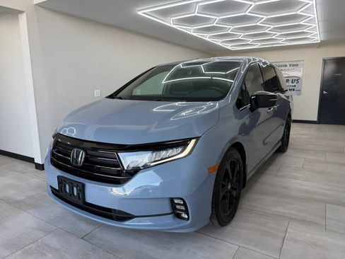 Used 2023 Honda Odyssey Sport image 3
