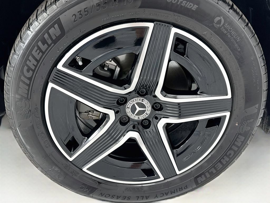 Certified 2026 Mercedes-Benz GLC 300 image 31