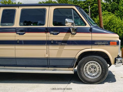Used 1988 Chevrolet G20 RWD image 11