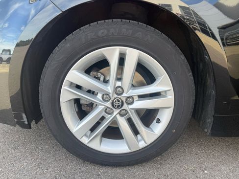 Used 2022 Toyota Corolla Hatchback image 9