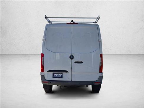 Used 2021 Mercedes-Benz Sprinter 2500 image 4