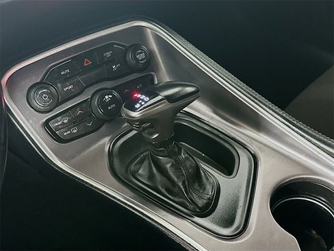 Used 2021 Dodge Challenger SXT image 16