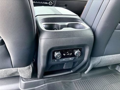 New 2026 Chevrolet Traverse RS w/ LPO, Floor Liner Package AWD/4WD image 17