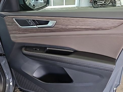 New 2026 Volkswagen Atlas SEL image 11