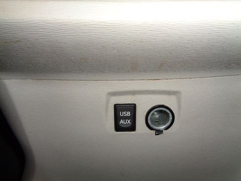 Used 2012 Toyota Sienna LE image 21