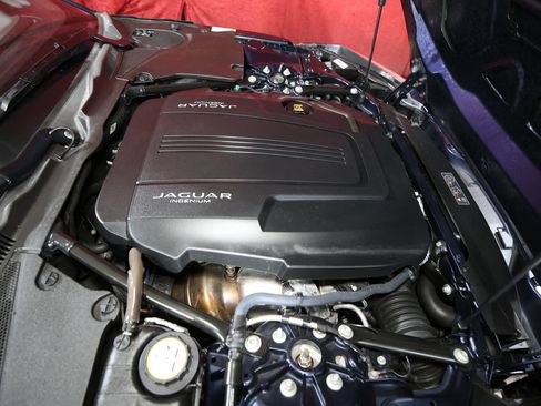 Used 2020 Jaguar F-TYPE Coupe RWD image 26