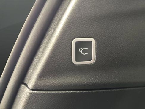 New 2026 Chrysler Pacifica Select image 16